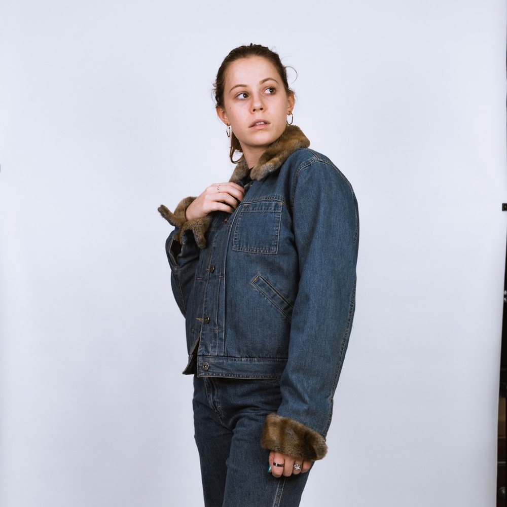 LIZ CLAIBORNE JEAN JACKET WITH FAUX FUR DETAILS